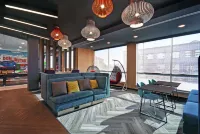 Tru by Hilton Burlington - Parkplatz