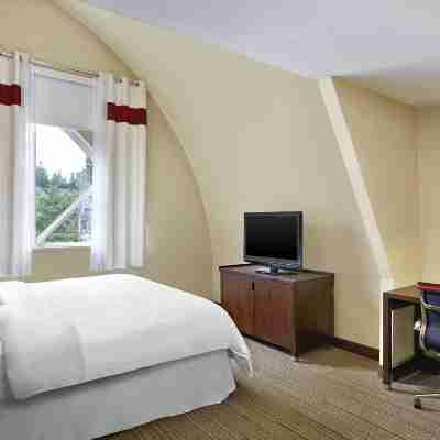 Four Points by Sheraton Surrey Rooms