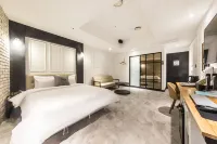 Suwon Johnny B Hotels in Suwon
