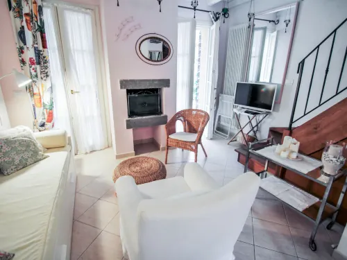 Carlotta - Homestays