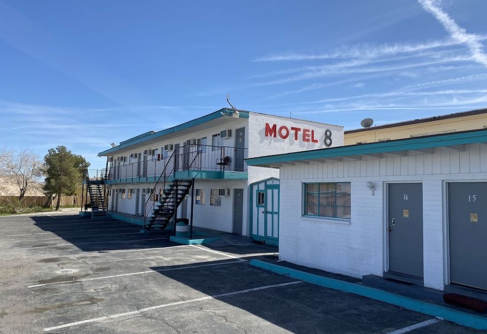 Motel 8 Plus-Las Vegas Updated 2023 Room Price-Reviews & Deals | Trip.com