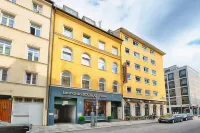 Leonardo Boutique Hotel Munich Отели рядом с достопримечательностью «Parcel Broker GmbH»