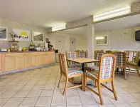 Days Inn & Suites by Wyndham Dayton North Hotels in Butler Township
