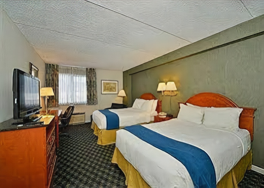 Quality Inn and Suites St Charles - West Chicago