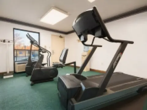 亨特斯維爾-夏洛特地區温德姆速8酒店 亨特斯維爾酒店