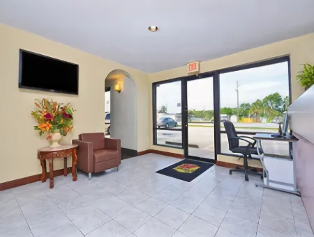 Super 8 by Wyndham Brunswick/St Simons Island Area