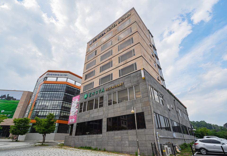 Benikea Biz Inn Hotel - Housity