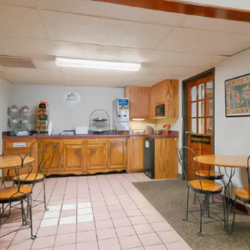 Super 8 by Wyndham Harrison AR