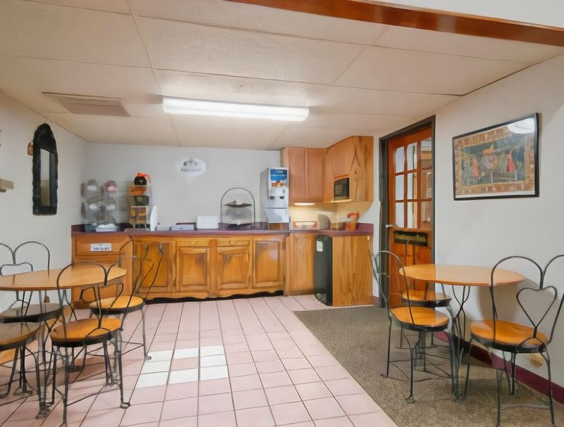 5. 슈퍼 8 바이 ..