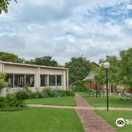 CedarWoods of Sandton Отели рядом с достопримечательностью «Ривония»