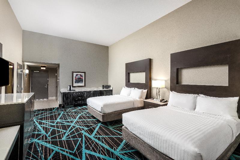 Holiday Inn Express & Suites - Charlotte Airport, an Ihg Hotel