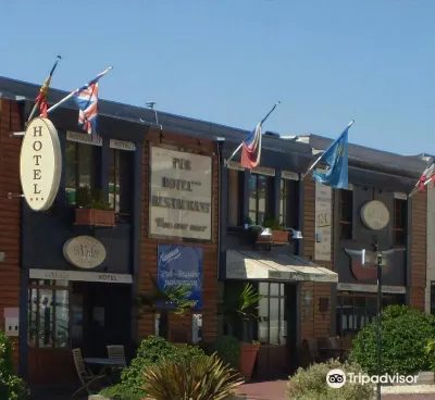 Logis Hotel - la Petite Rade Hotel di 