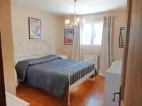 Le Bouloulou Hotels in Velleron