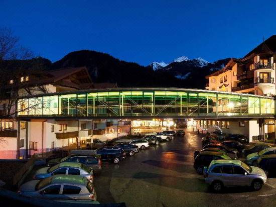 Sport & Spa Hotel Strass-Mayrhofen Updated 2022 Room Price-Reviews & Deals  | Trip.com