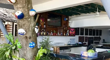 Outpost Beach Hostel - Adults Only Отели в г. Палаван