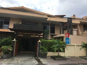 Pondok Asri Family Guest House Syariah RedPartner