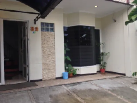 Bantal Guling Pasar Baru Hotels in Andir