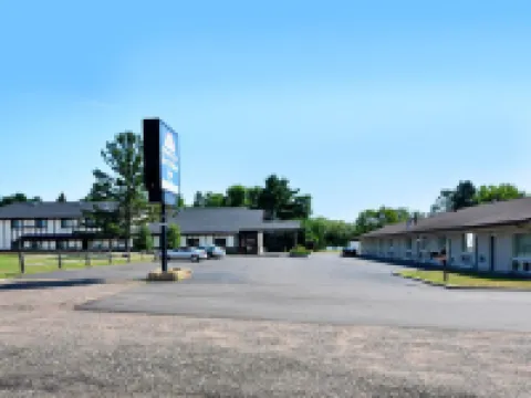 Super 8 by Wyndham Hayward WI Hotels in Sawyer County