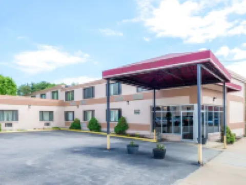 Inn on Arsenal Hotels in Watertown