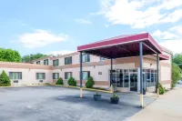 Inn on Arsenal Hotels in Newton