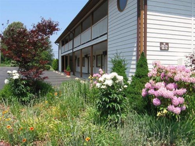 Red Roof Inn Plus+ & Suites Guilford