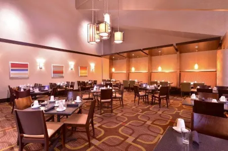 The Beeman Hotel Отели рядом с достопримечательностью «Meadows Museum of Art»