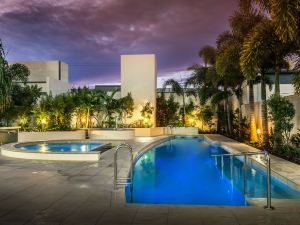 Monaco Apartments Caloundra