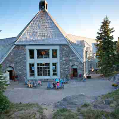 Timberline Lodge Hotel Exterior
