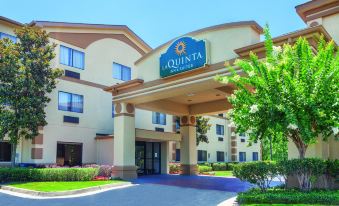 La Quinta Inn & Suites by Wyndham Jackson Airport