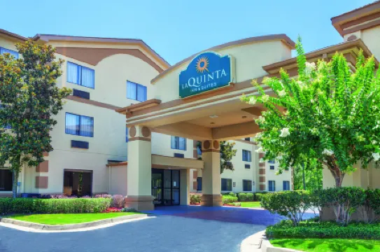 La Quinta Inn & Suites by Wyndham Jackson Airport