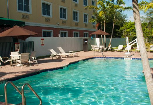 마이애미 공항 근처 숙소