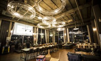 I Square Hotel - Housity