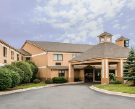 Baymont by Wyndham Belleville Airport Area Hotels in Wayne County