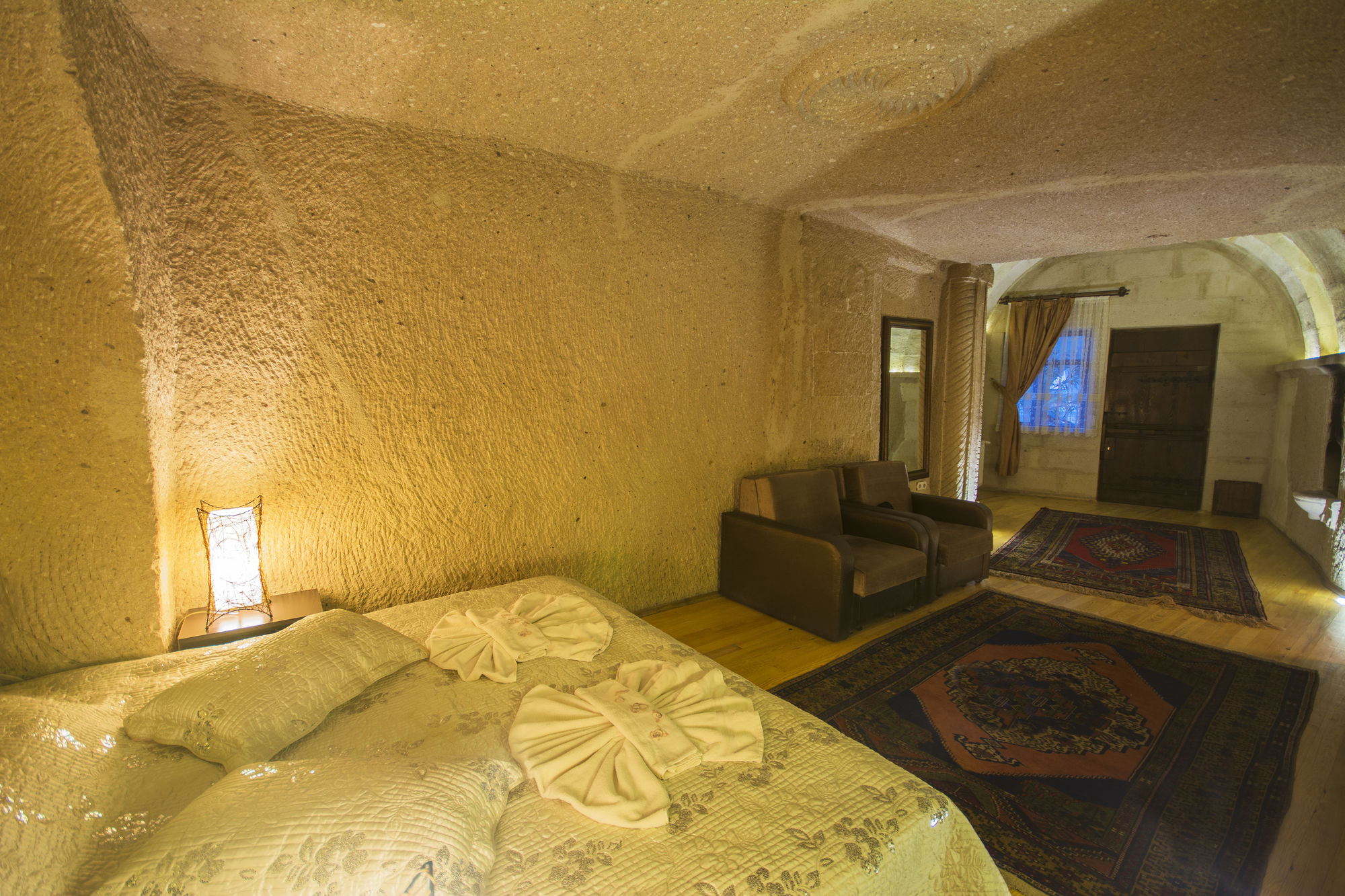 Roma Cave Suite