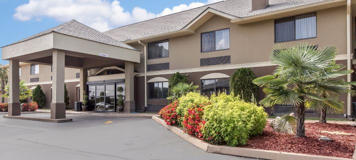 Comfort Inn & Suites - Near Robins Air Force Base Main Gate Hotels in Warner Robins