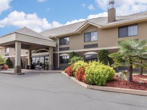 Comfort Inn & Suites - Near Robins Air Force Base Main Gate