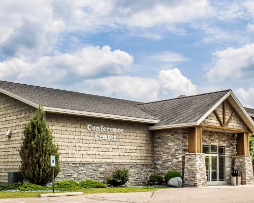 Rodeway Inn & Suites Hotels in Tomahawk