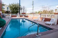 Comfort Suites Airport - piscina