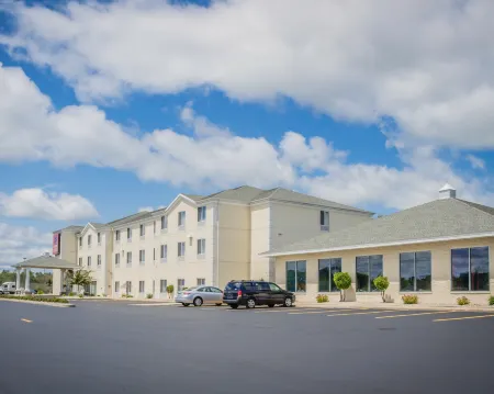 Comfort Suites Отели в г. Bay de Noc Township