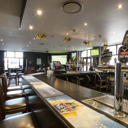 Melton Hotel
