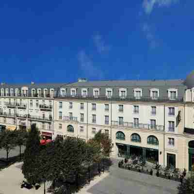 Hôtel l'Élysée Val d'Europe Hotel Exterior