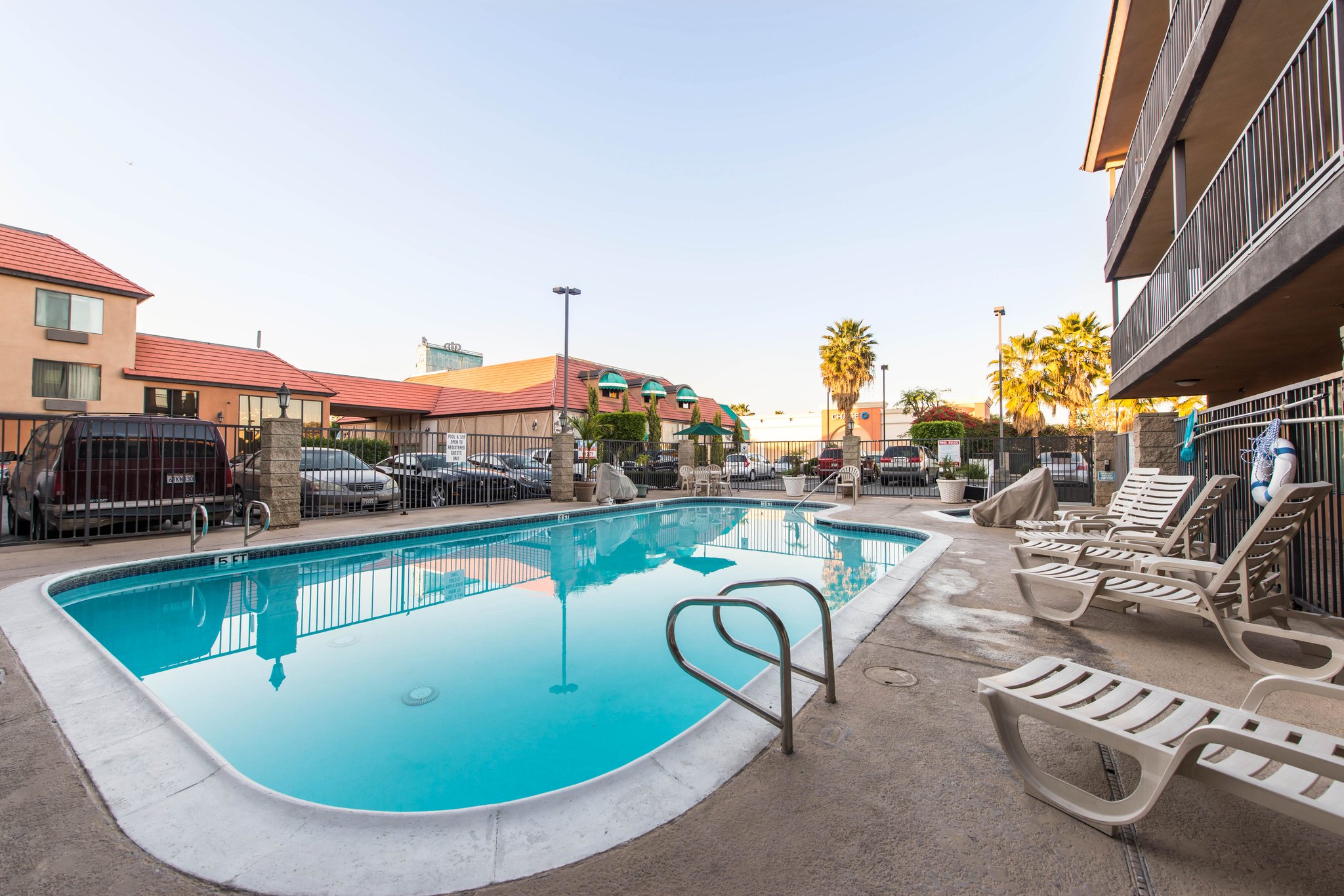 Quality Inn & Suites Bell Gardens - Los Angeles