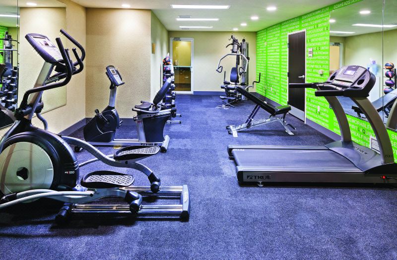 La Quinta Inn & Suites by Wyndham Dallas - Las Colinas photo 2