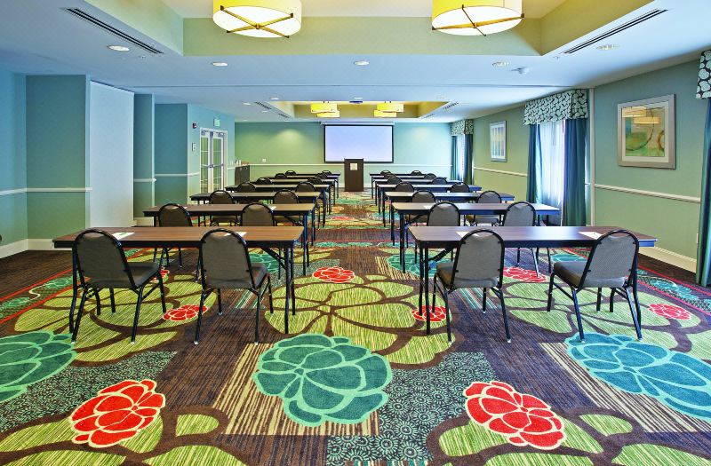 La Quinta Inn & Suites by Wyndham Columbus - Edinburgh photo 2
