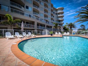 Kirra Beach Apartments