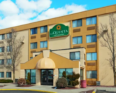 沃威克普羅維登斯機場拉昆塔温德姆套房酒店 沃威克酒店