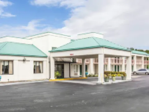 Quality Inn Simpsonville-Greenville Hotels in Simpsonville