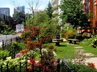 Victoria's Mansion Guest House Отели в г. Church and Wellesley