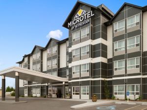 Microtel Inn & Suites by Wyndham Kirkland Lake