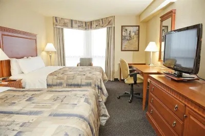 Quality Inn & Suites Bay Front Hotels near Strathclair Park